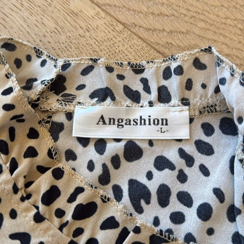 Leopard Print Ruffle Sleeve Top - Picture 4 of 4